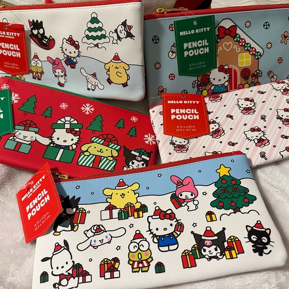Hello Kitty Gingerbread House Wallet - Picture 4 of 4